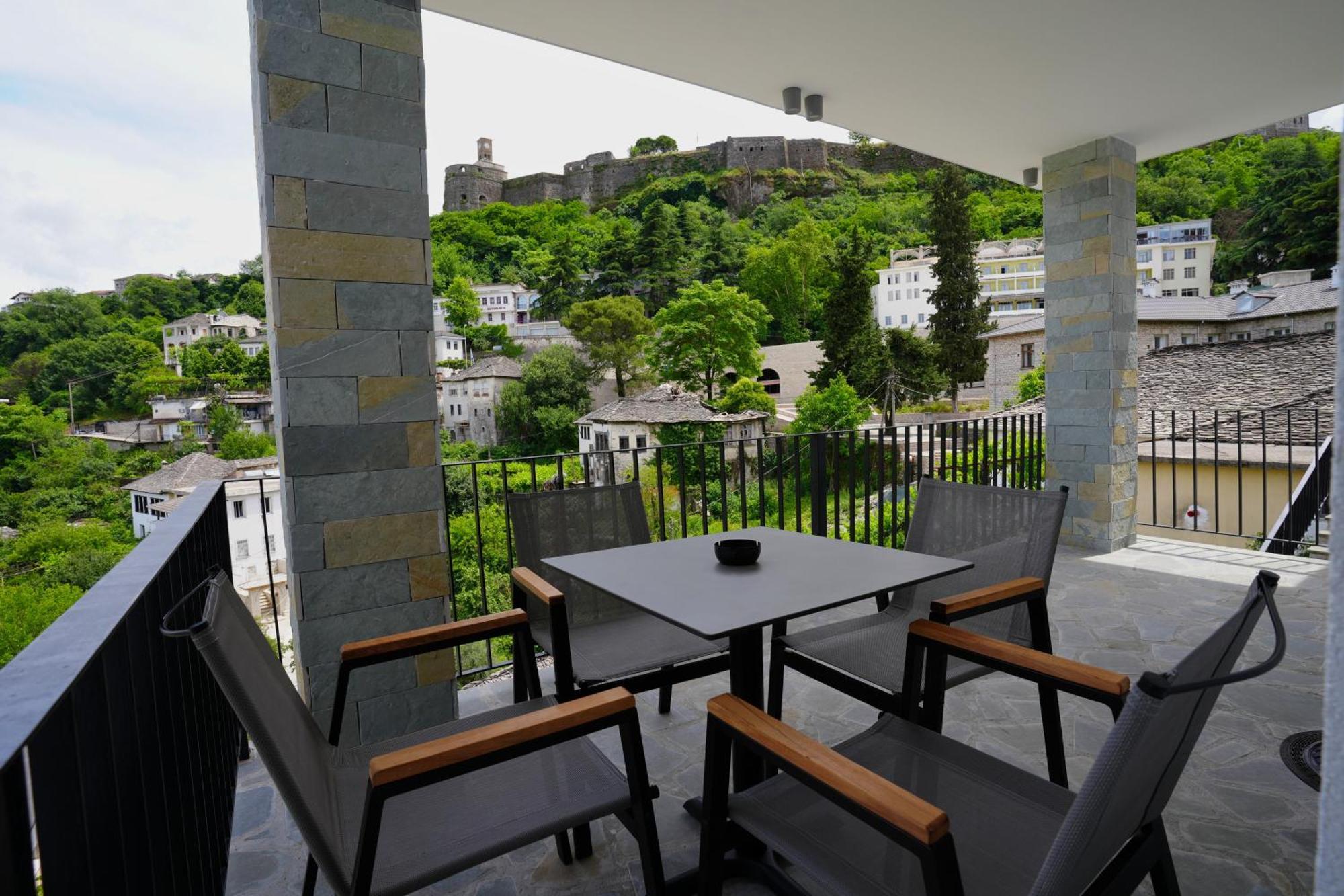 Castlefront Villa Gjirokastër Buitenkant foto