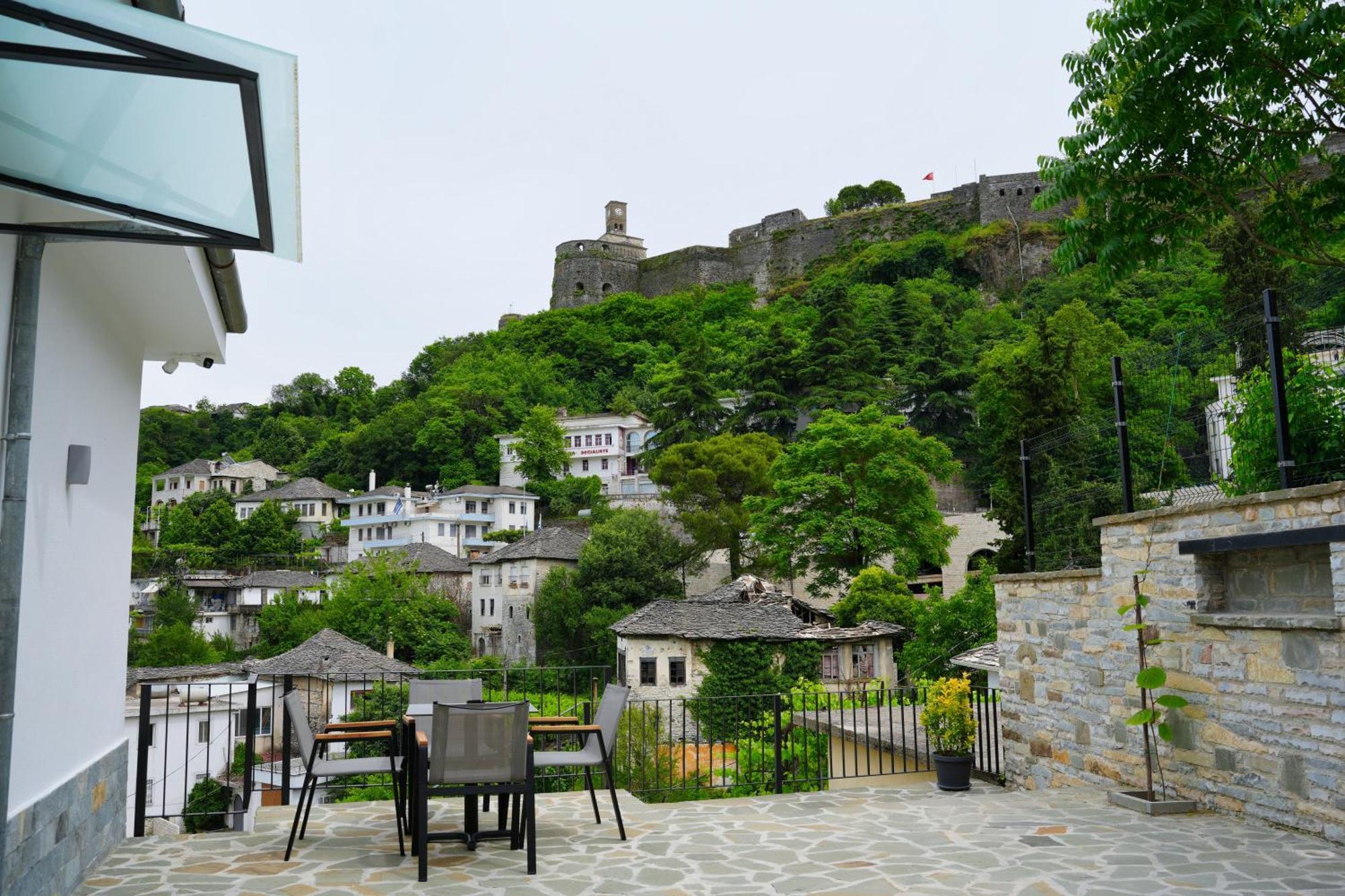 Castlefront Villa Gjirokastër Buitenkant foto