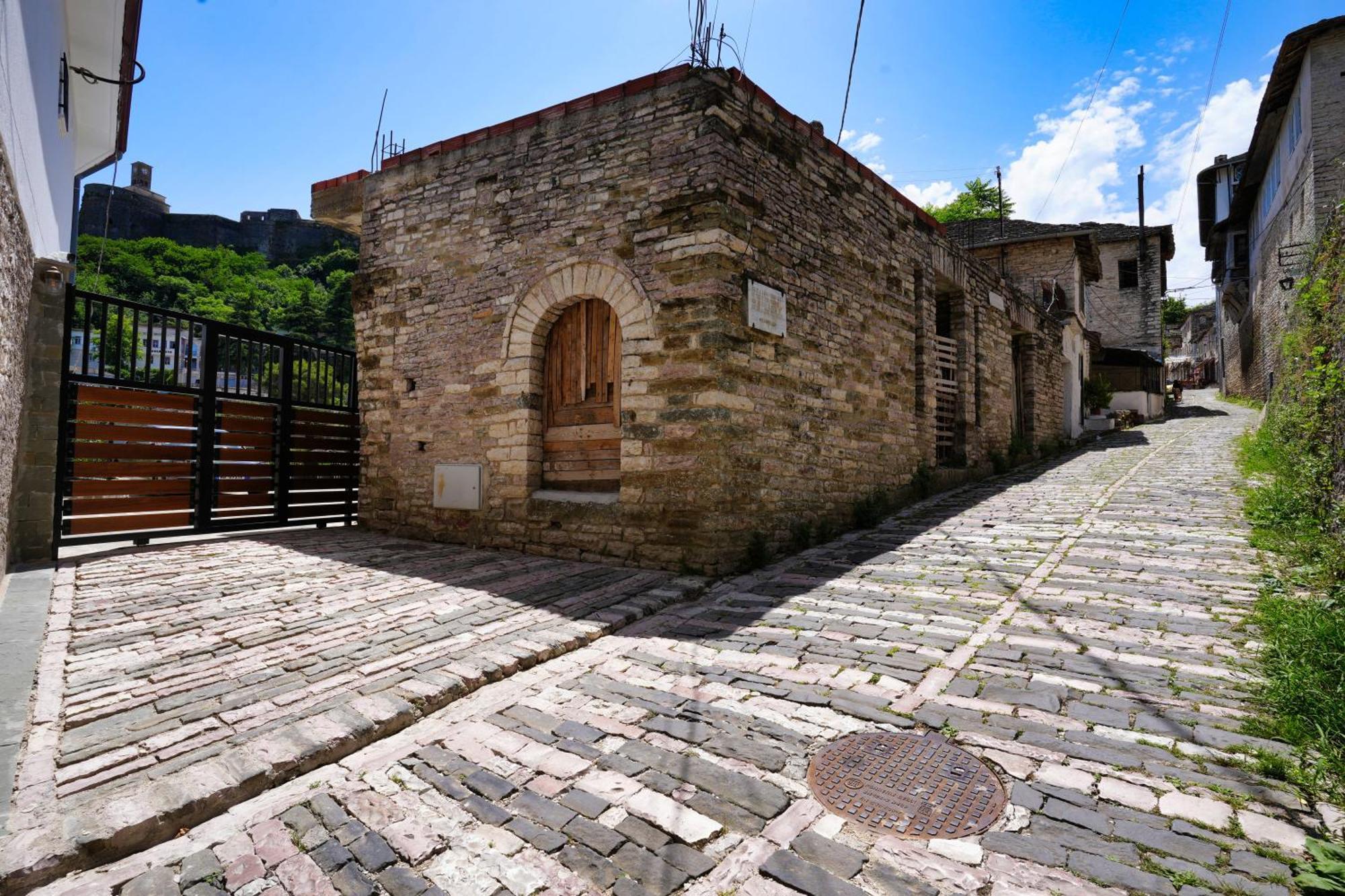 Castlefront Villa Gjirokastër Buitenkant foto